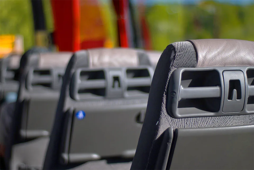 Przewóz osób wynajem autokarów lub busów dla firm