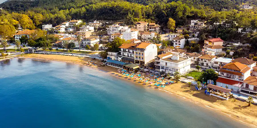 Wynajętym autobusem nad morze i nad jezioro